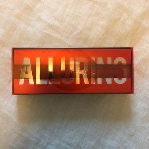 HUDA BEAUTY Liquid Matte gloss in Alluring